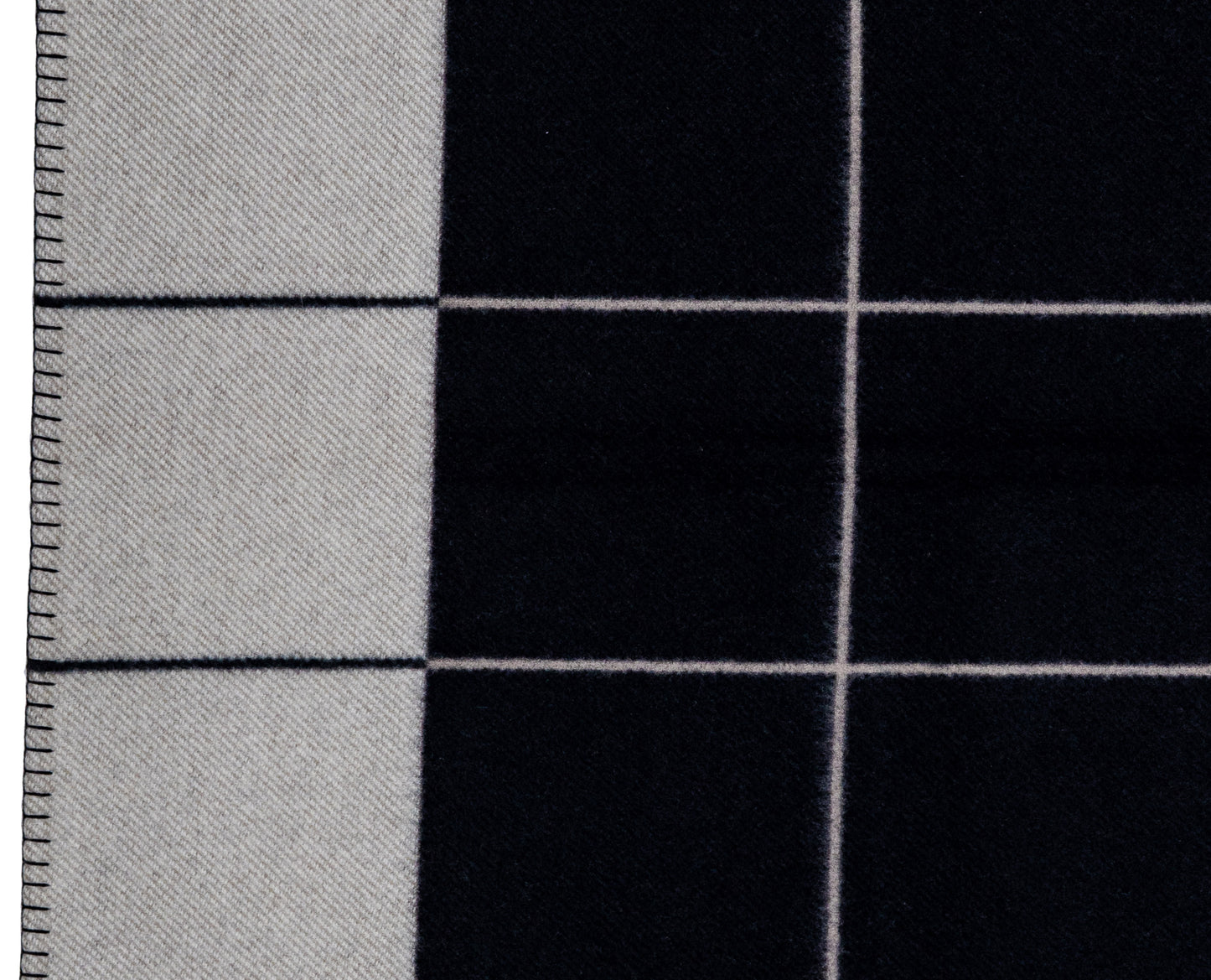 Hermès Throw Plaid Blanket Avalon III Throw Blanket Plaid - Noir Écru Gris - NWCT - 2504181300