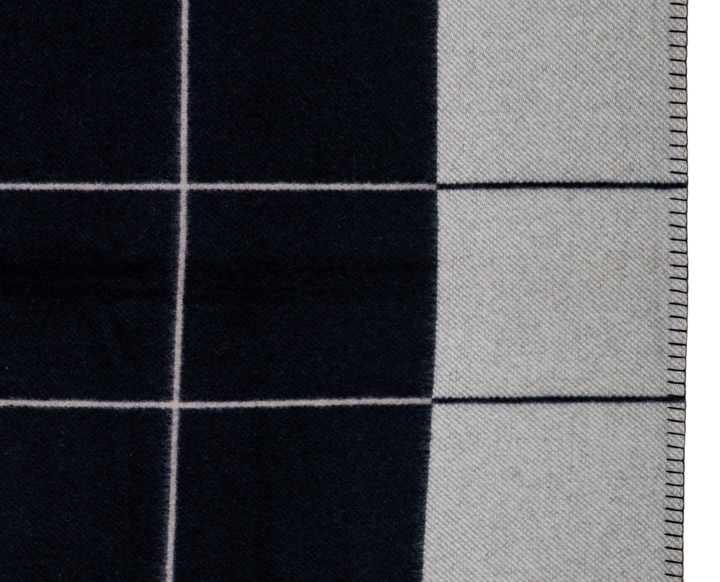 Hermès Throw Plaid Blanket Avalon III Throw Blanket Plaid - Noir Écru Gris - NWCT - 2504181300