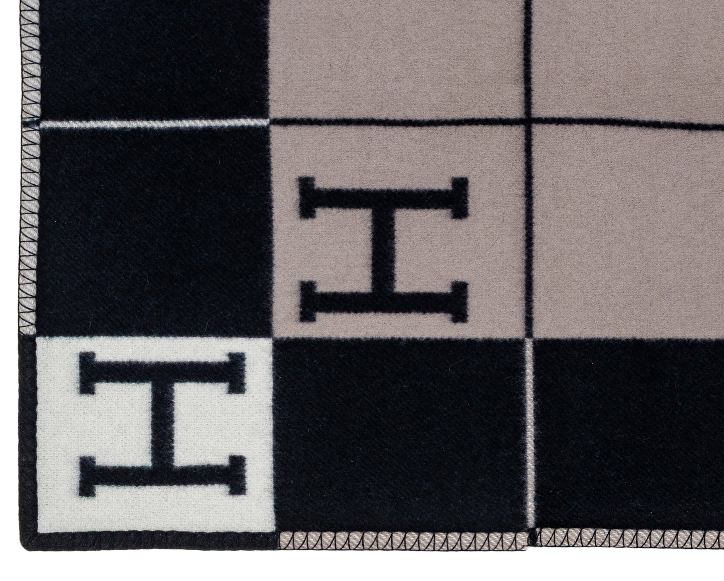 Hermès Throw Plaid Blanket Avalon III Throw Blanket Plaid - Noir Écru Gris - NWCT - 2504181300