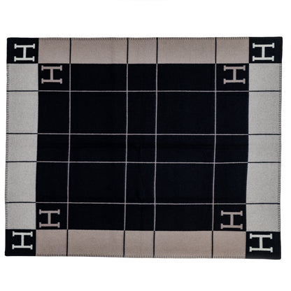 Hermès Throw Plaid Blanket Avalon III Throw Blanket Plaid - Noir Écru Gris - NWCT - 2504181300