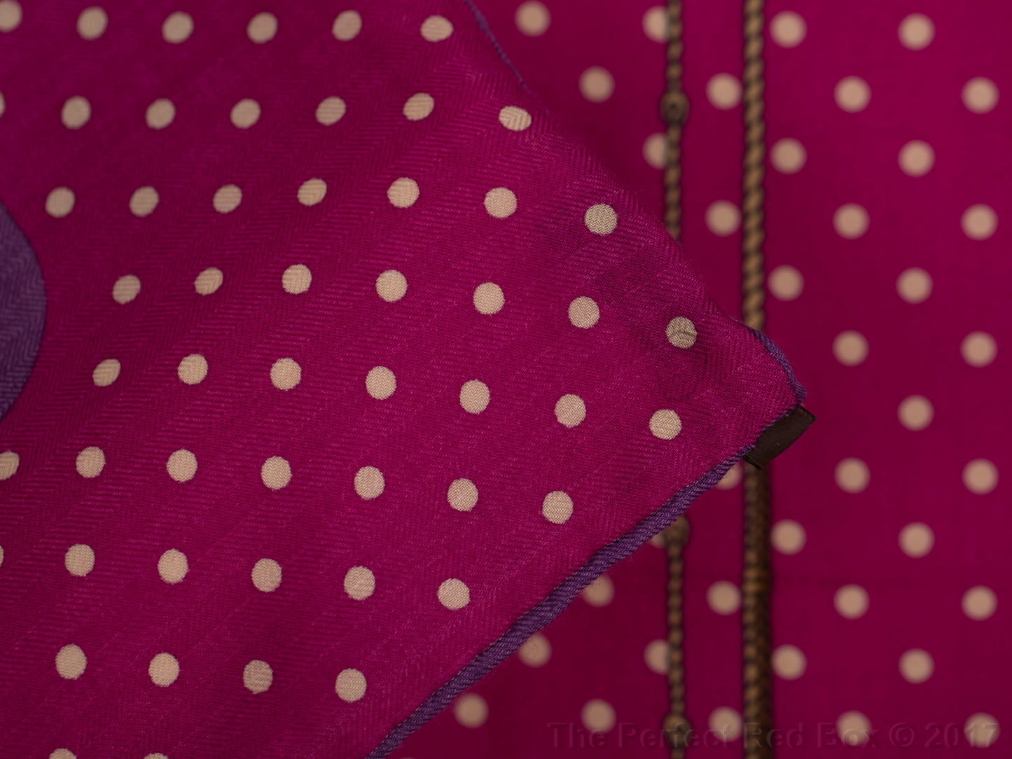 Hermès Shawl Clic Clac a Pois - CS140 - Ardoise Aubergine Fuchsia - NWSTS - 1703011404