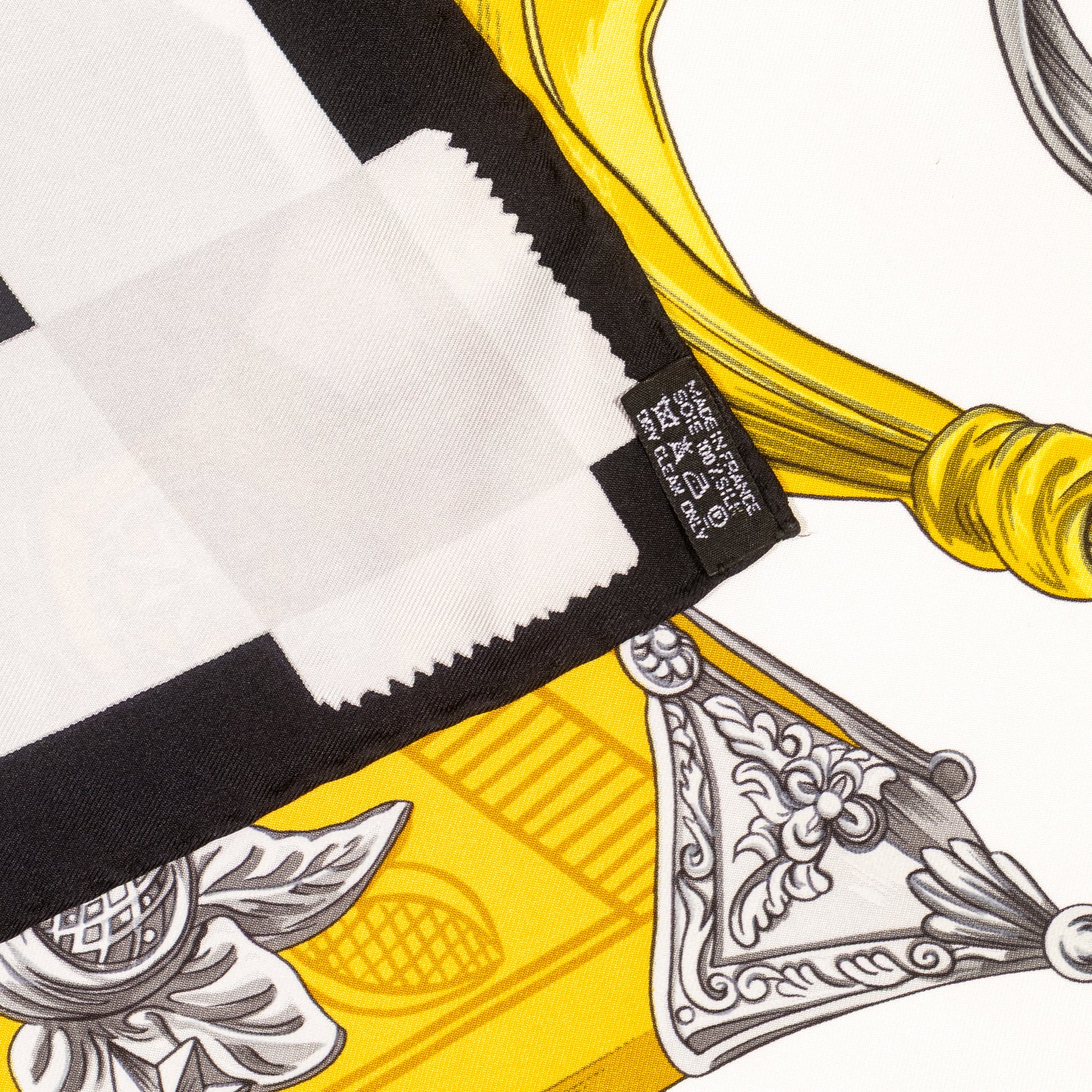 Hermes Scarf 90 Tout En Carré - Noir Ivoire Excellent Condition Care tag